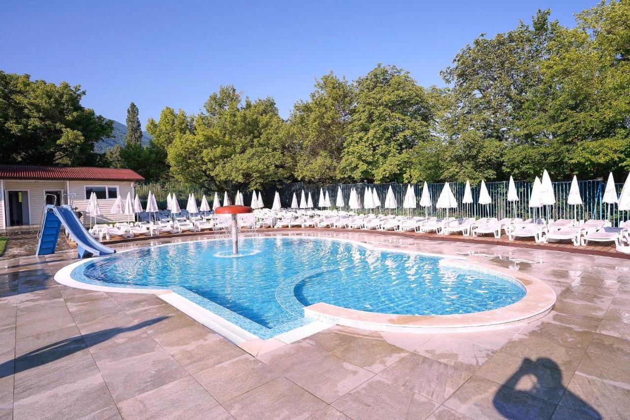 7 Lakes Camping Szapareva Banja Kültér fotó