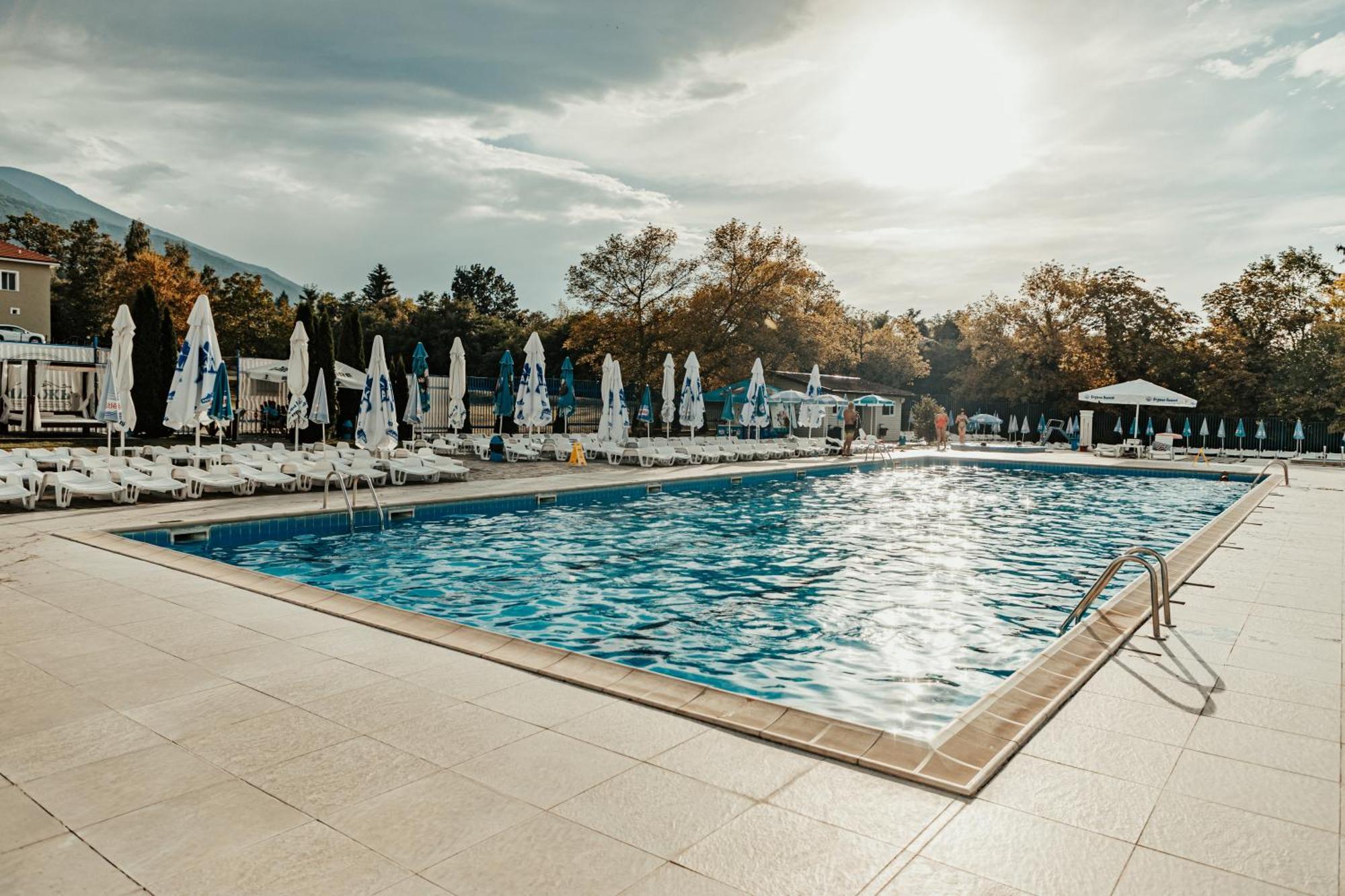 7 Lakes Camping Szapareva Banja Kültér fotó