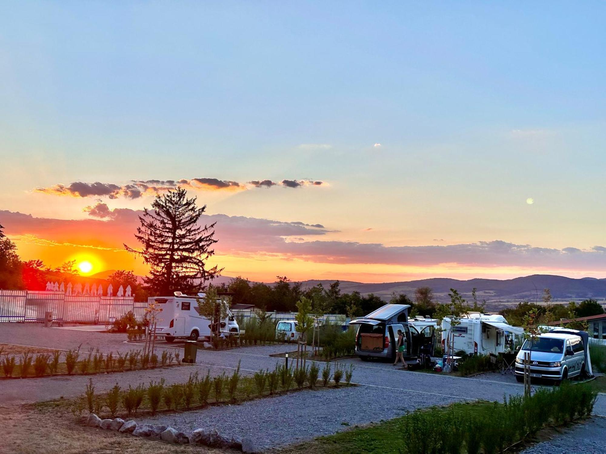 7 Lakes Camping Szapareva Banja Kültér fotó